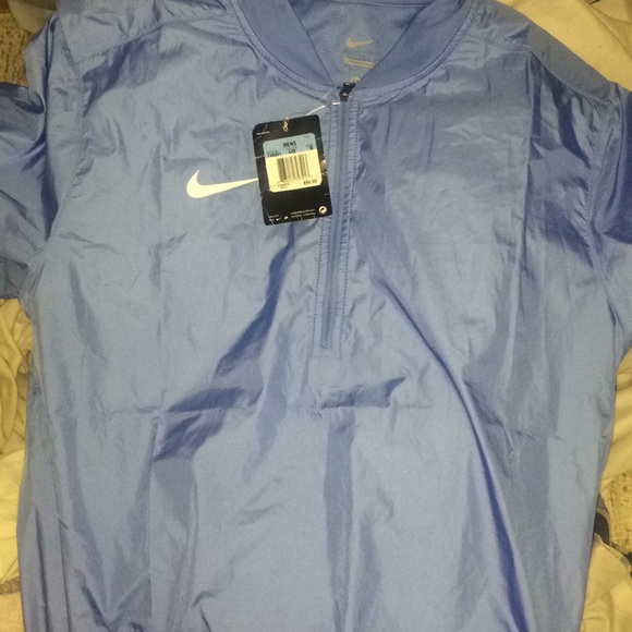 Nike shirt - Picture 1 of 1